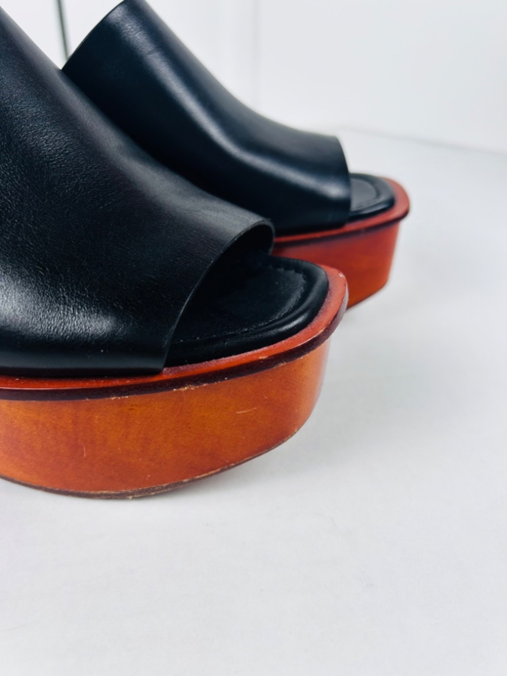 MICHAEL KORS Collection  Leather Wood Wedge Platform Mule Sandal Shoe 7.5 EUR 38 - Picture 3 of 15